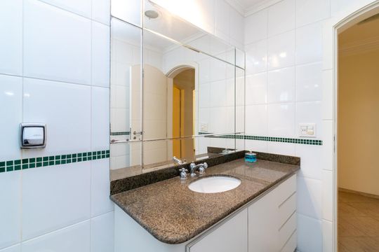 Banheiro 3 de apartamento para alugar com 3 quartos, 267m² em Santana, São Paulo