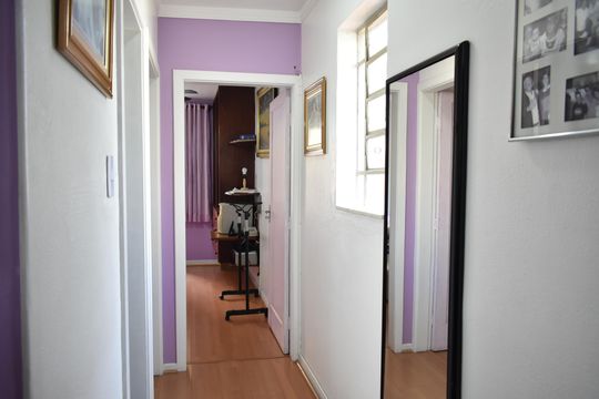 Corredor de apartamento para alugar com 2 quartos, 57m² em Chácara Inglesa, São Paulo