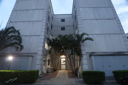 Fachada do bloco de apartamento à venda com 2 quartos, 50m² em Igara, Canoas