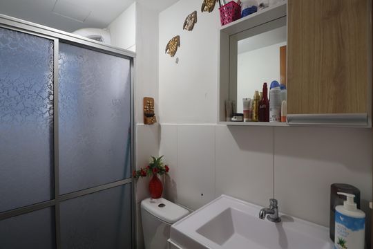 Banheiro de apartamento à venda com 2 quartos, 50m² em Igara, Canoas