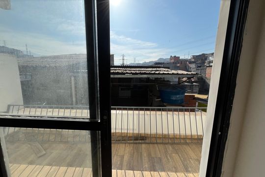 Sacada de casa para alugar com 1 quarto, 30m² em Conjunto Promorar Estrada da Parada, São Paulo