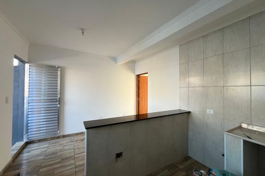 Cozinha de casa para alugar com 1 quarto, 30m² em Conjunto Promorar Estrada da Parada, São Paulo