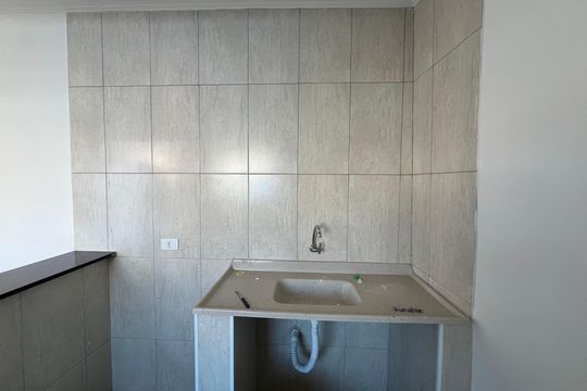 Cozinha de casa para alugar com 1 quarto, 30m² em Conjunto Promorar Estrada da Parada, São Paulo