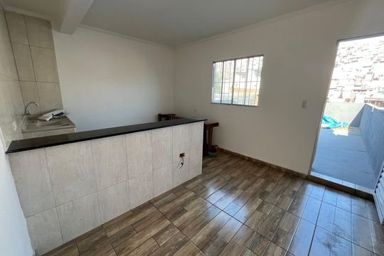 Cozinha de casa para alugar com 1 quarto, 30m² em Conjunto Promorar Estrada da Parada, São Paulo