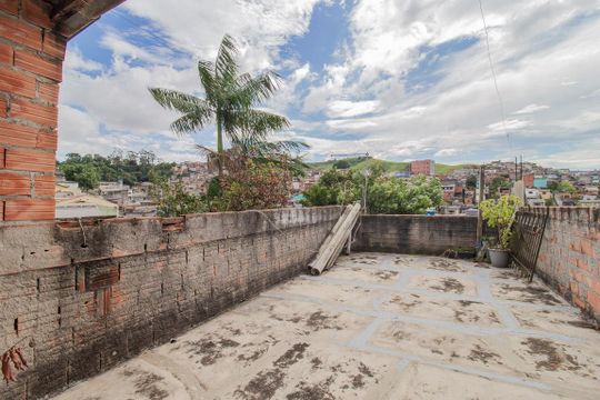 Quintal de casa para alugar com 2 quartos, 130m² em Jardim Miranda D’aviz, Mauá