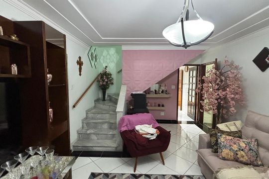 Sala de casa à venda com 3 quartos, 175m² em Vila Helena, Santo André