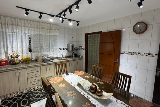 Cozinha de casa à venda com 3 quartos, 175m² em Vila Helena, Santo André