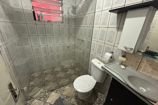 Banheiro de casa para alugar com 4 quartos, 125m² em Lajeado, Ferraz de Vasconcelos