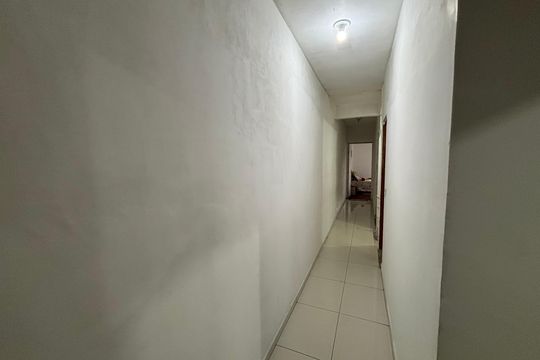 Corredor de casa para alugar com 4 quartos, 125m² em Lajeado, Ferraz de Vasconcelos