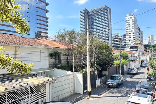 Vista de casa à venda com 3 quartos, 180m² em Vila Olímpia, São Paulo