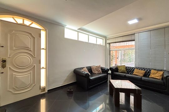 Sala de casa à venda com 3 quartos, 180m² em Vila Olímpia, São Paulo