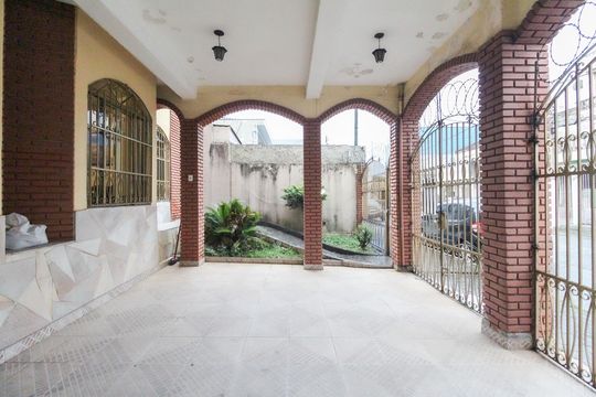 Garagem de casa para alugar com 3 quartos, 220m² em Vila Doutor Eiras, São Paulo