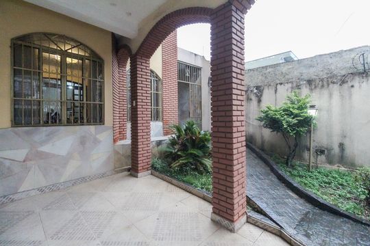Garagem de casa para alugar com 3 quartos, 220m² em Vila Doutor Eiras, São Paulo