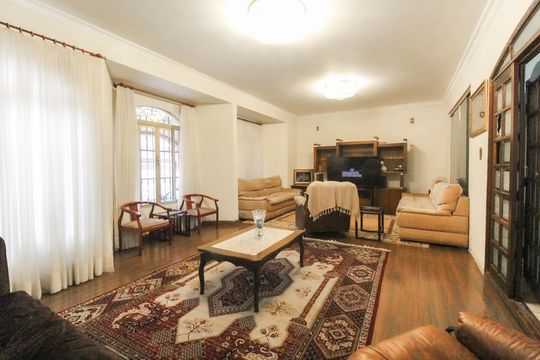 Casa para alugar com 3 quartos, 220m² em Vila Doutor Eiras, São Paulo