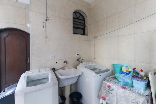 Área de Serviço de casa para alugar com 3 quartos, 220m² em Vila Doutor Eiras, São Paulo