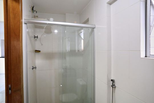 Banheiro de apartamento à venda com 2 quartos, 158m² em Sagrada Família, Belo Horizonte