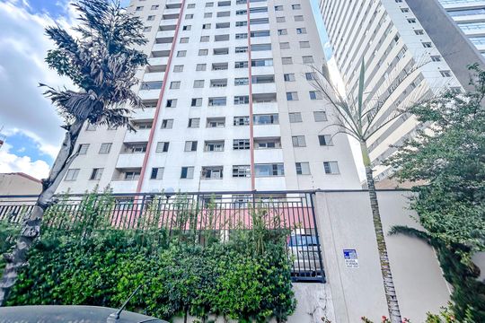 Fachada com Plaquinha de apartamento à venda com 2 quartos, 58m² em Tatuapé, São Paulo