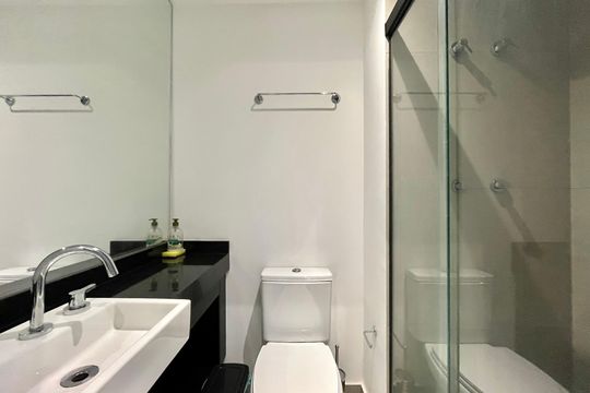 Banheiro de kitnet/studio para alugar com 1 quarto, 21m² em Vila Clementino, São Paulo