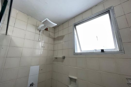 Banheiro de apartamento à venda com 2 quartos, 58m² em Vila São Silvestre (Zona Oeste), São Paulo