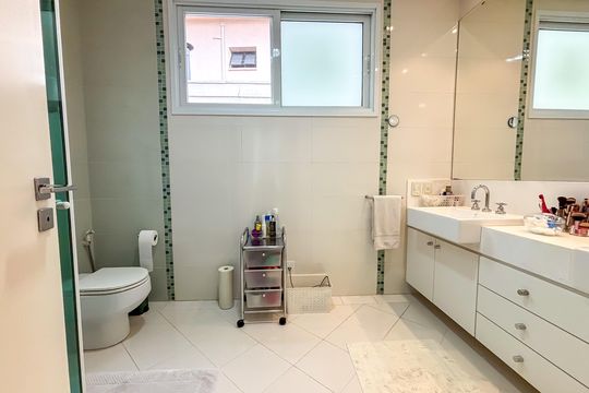Casa à venda com 3 quartos, 450m² em Sumaré, São Paulo