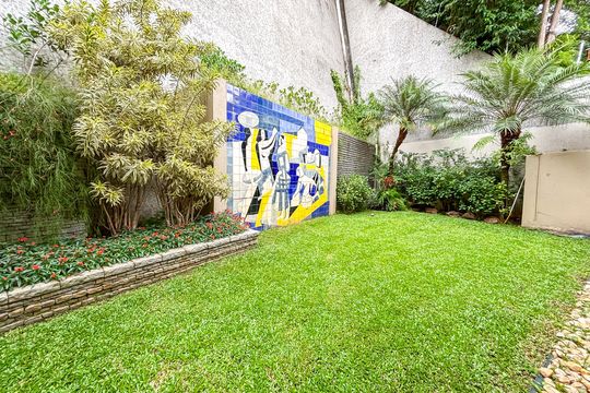 Casa à venda com 3 quartos, 450m² em Sumaré, São Paulo