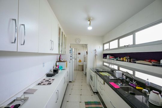 Cozinha de apartamento para alugar com 3 quartos, 142m² em Vila Andrade, São Paulo
