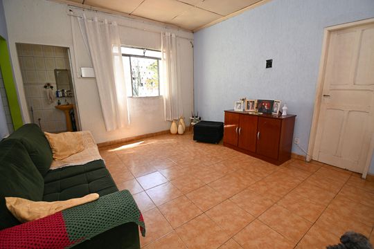Casa à venda com 4 quartos, 300m² em Tropical, Contagem