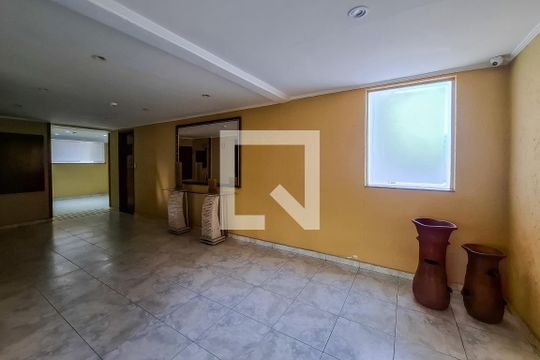 Hall de entrada de apartamento à venda com 3 quartos, 100m² em Vila Monumento, São Paulo
