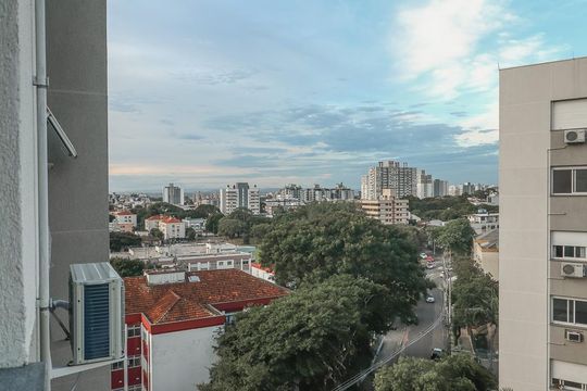 Vista de apartamento à venda com 2 quartos, 66m² em Passo D’areia, Porto Alegre