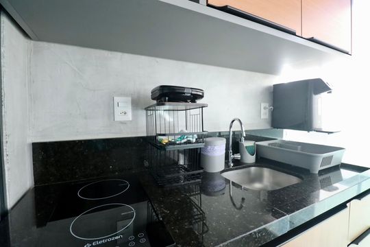 Varanda de kitnet/studio para alugar com 1 quarto, 30m² em Jardim Armação, Salvador