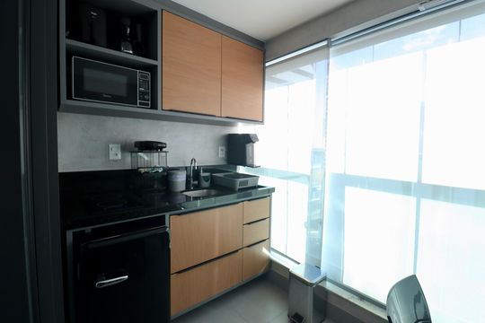 Varanda de kitnet/studio para alugar com 1 quarto, 30m² em Jardim Armação, Salvador