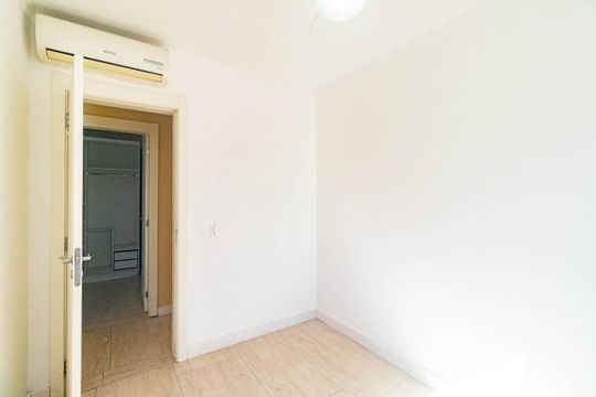 Quarto 1 de apartamento para alugar com 3 quartos, 82m² em São Geraldo, Porto Alegre