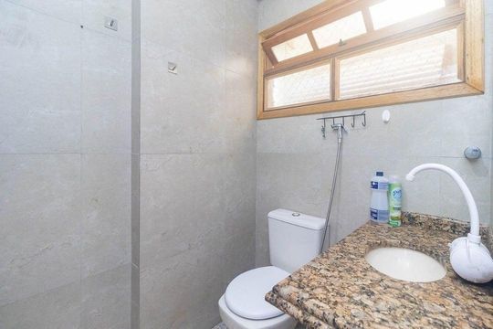 Banheiro  de apartamento para alugar com 2 quartos, 70m² em Moinhos de Vento, Porto Alegre