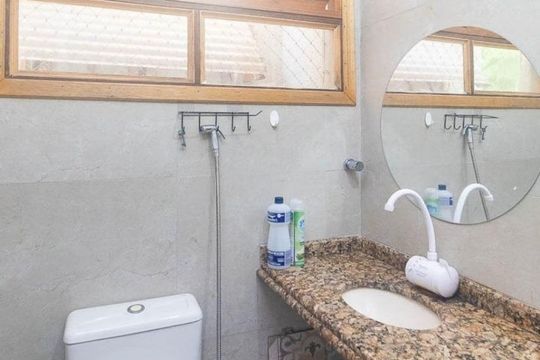 Banheiro  de apartamento para alugar com 2 quartos, 70m² em Moinhos de Vento, Porto Alegre