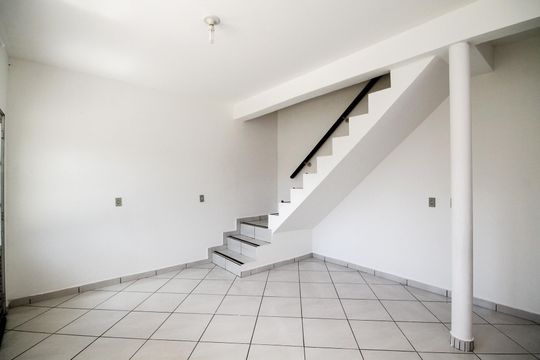 Sala de casa para alugar com 3 quartos, 160m² em Jardim Sabiá, Cotia