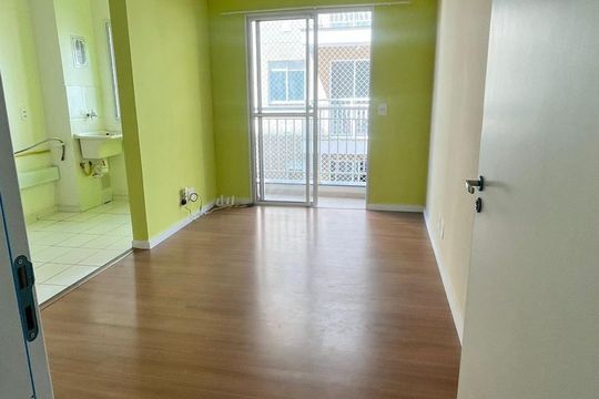 Sala de apartamento para alugar com 2 quartos, 46m² em Roselândia, Cotia