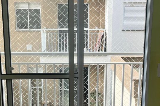 Sala de apartamento para alugar com 2 quartos, 46m² em Roselândia, Cotia