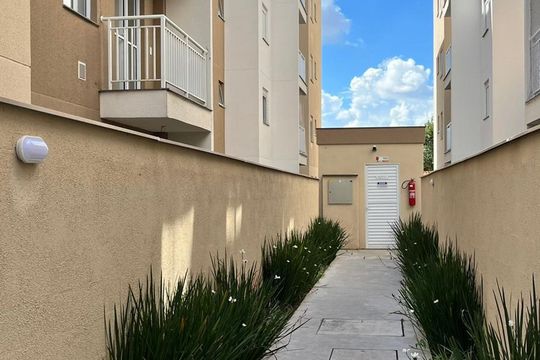 Área externa de apartamento para alugar com 2 quartos, 46m² em Roselândia, Cotia
