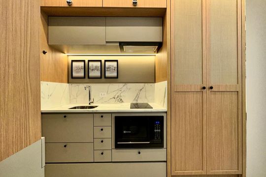 Cozinha de apartamento para alugar com 1 quarto, 21m² em Pinheiros, São Paulo
