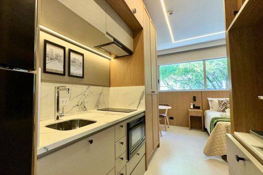 Cozinha de apartamento para alugar com 1 quarto, 21m² em Pinheiros, São Paulo