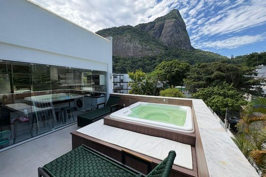 Área externa de apartamento à venda com 2 quartos, 130m² em Joá, Rio de Janeiro