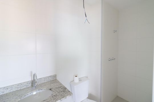 Banheiro de apartamento à venda com 2 quartos, 40m² em Presidente Altino, Osasco