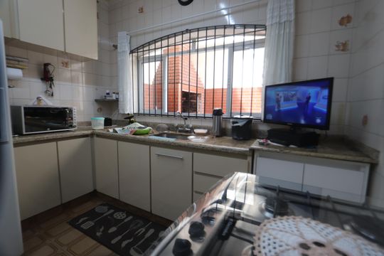 Cozinha de casa à venda com 4 quartos, 250m² em Jardim Avelino, São Paulo