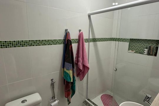 Banheiro 3 de casa de condomínio à venda com 4 quartos, 460m² em Gardênia Azul, Rio de Janeiro