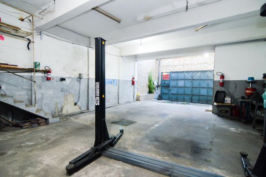 Garagem de casa à venda com 2 quartos, 200m² em Vila Galvão, Guarulhos