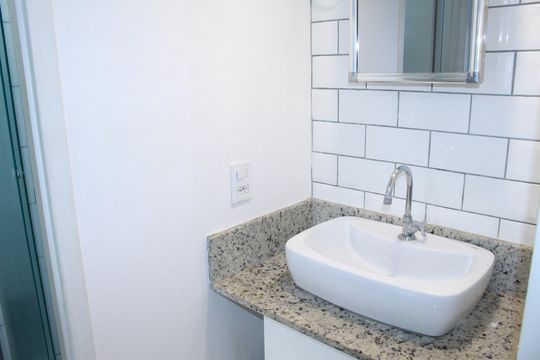 Banheiro de kitnet/studio à venda com 1 quarto, 25m² em Vila Buarque, São Paulo