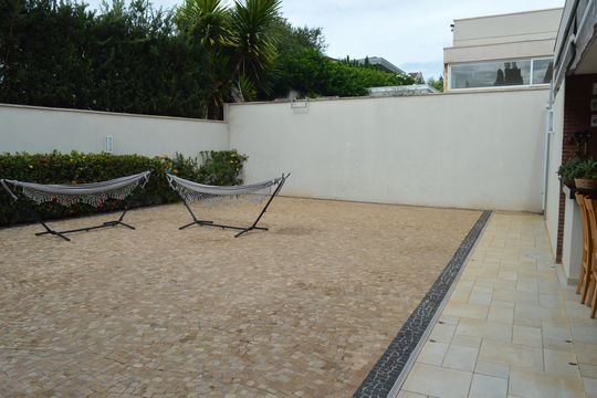 Área externa de casa para alugar com 3 quartos, 260m² em Vila do Golfe, Ribeirão Preto