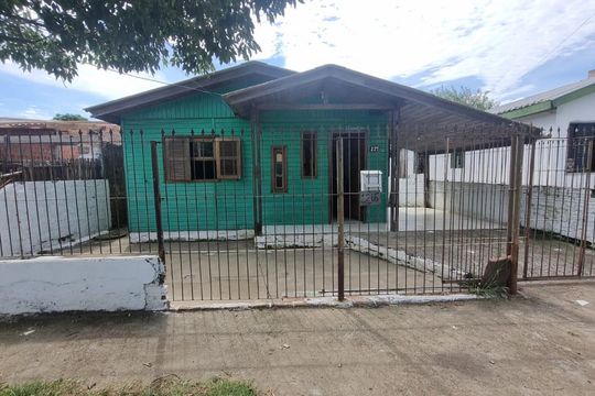 Casa à venda com 2 quartos, 60m² em Rio Branco, Canoas