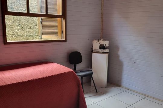 Casa à venda com 2 quartos, 60m² em Rio Branco, Canoas