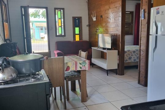 Casa à venda com 2 quartos, 60m² em Rio Branco, Canoas